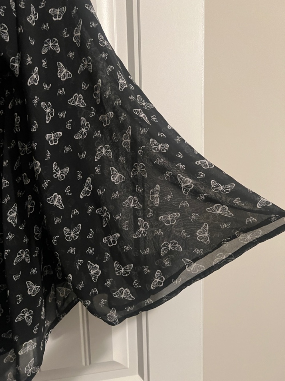 Torrid Chiffon Butterfly Print Blouse 3X - Picture 10 of 10